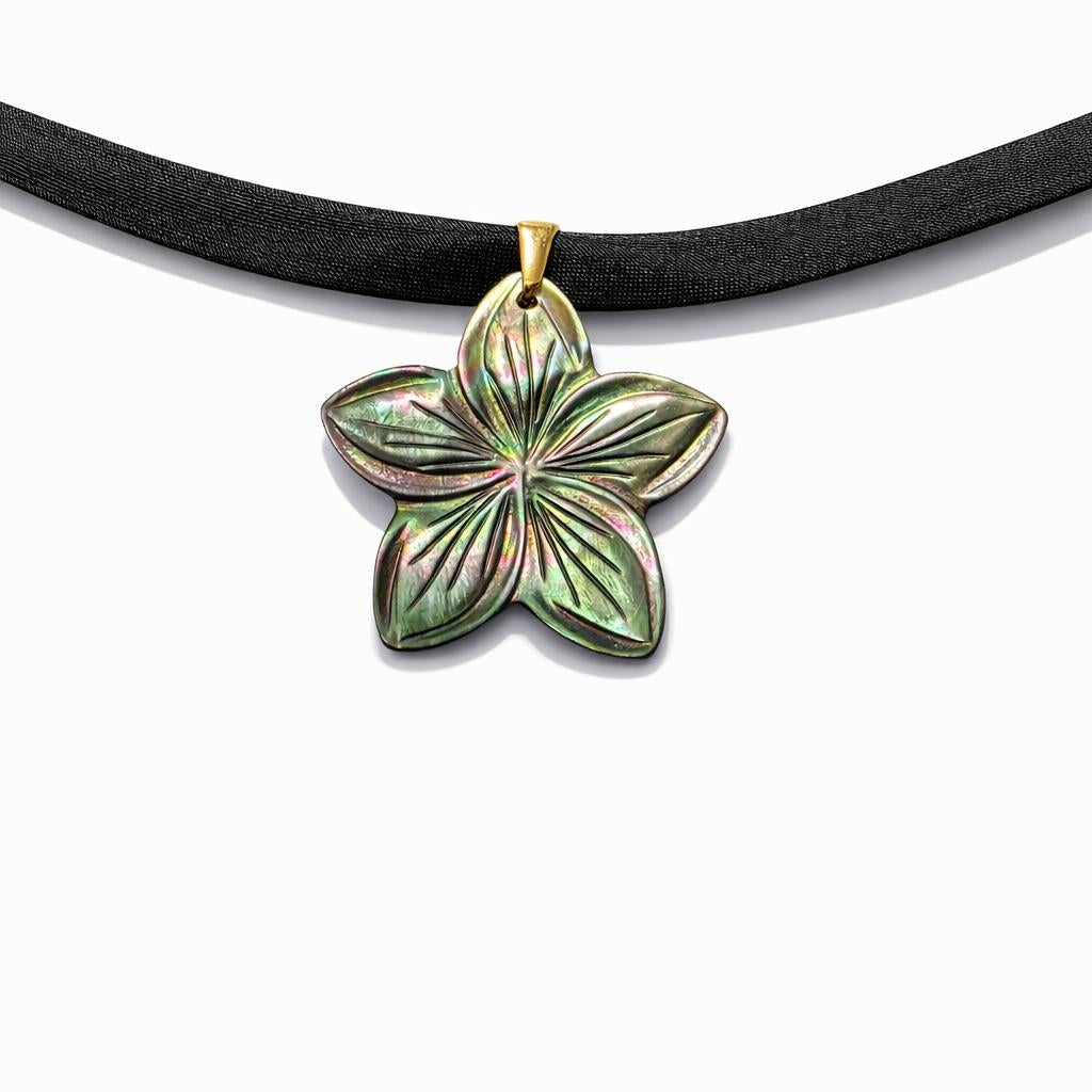 Collier - nacre de frangipanier